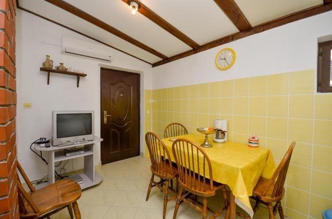 Apartments With A Parking Space Brela, Makarska - 11552 Zewnętrze zdjęcie